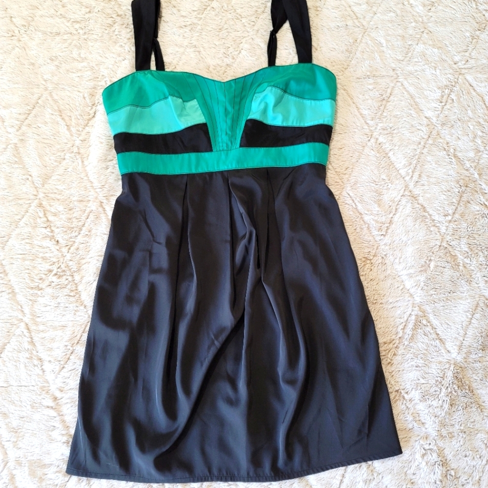 Vintage Guess Dress NWT. SIZE M